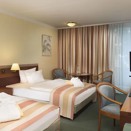 Wyndham Garden Hotel 4*