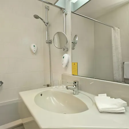 Wyndham Garden فندق كاسيل