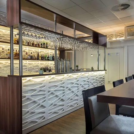 Wyndham Garden Hotel 4*