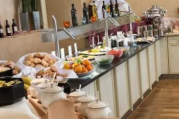 Wyndham Garden Hotel